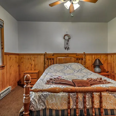 Magnolia Streamside Resort Canadensis Room photo